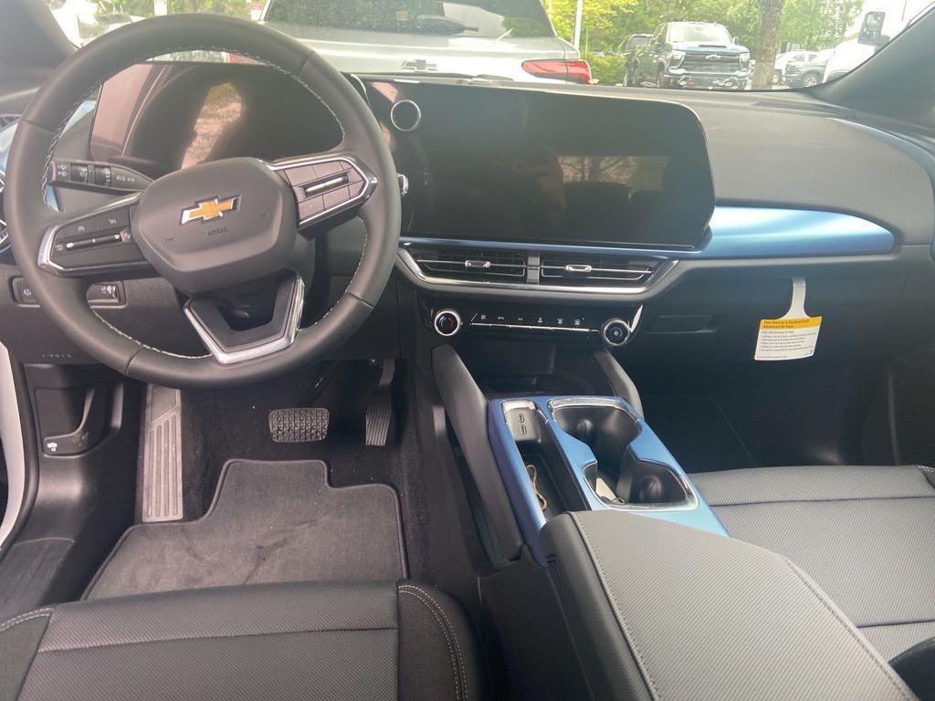 new 2025 Chevrolet Equinox EV car, priced at $42,890