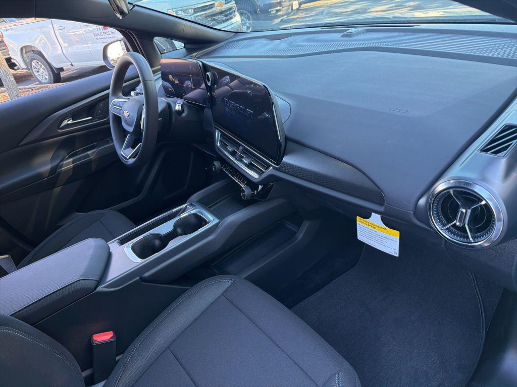 new 2026 Chevrolet Equinox EV car, priced at $31,995