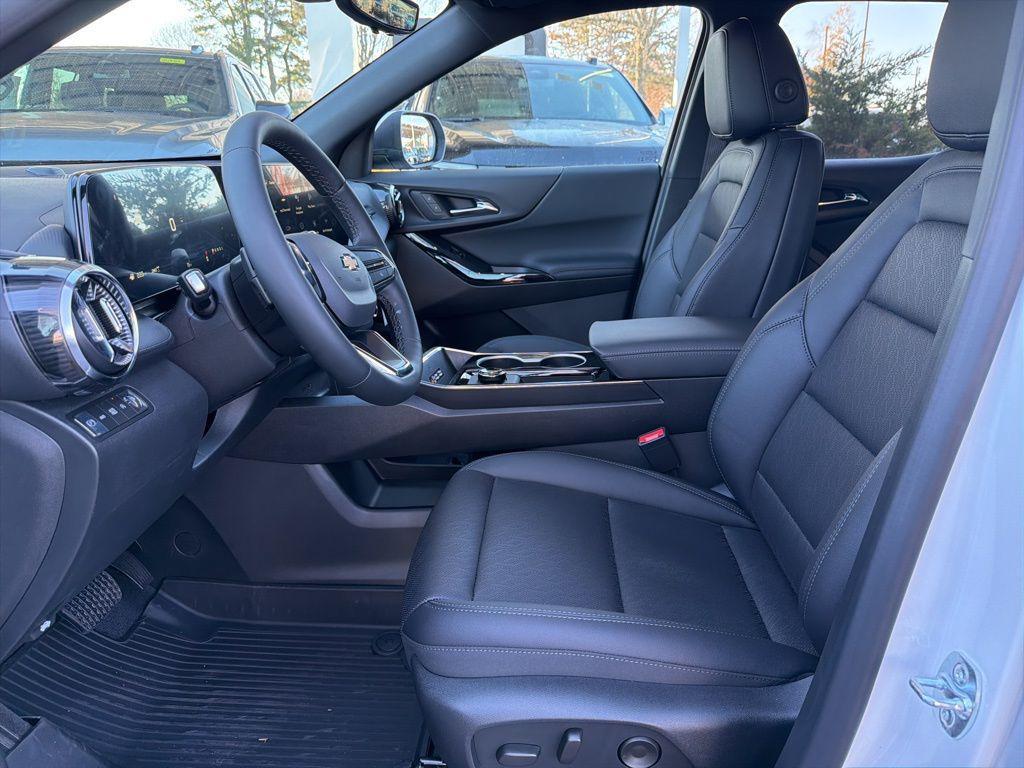 new 2026 Chevrolet Equinox car, priced at $34,815