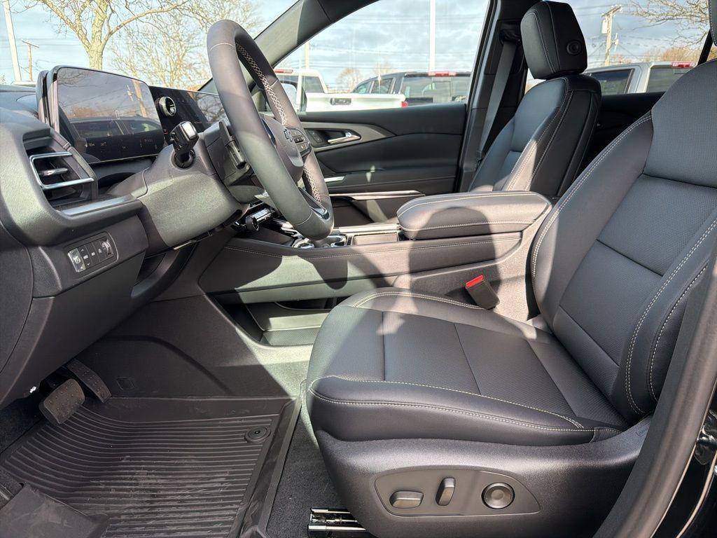 new 2026 Chevrolet Traverse car, priced at $47,630