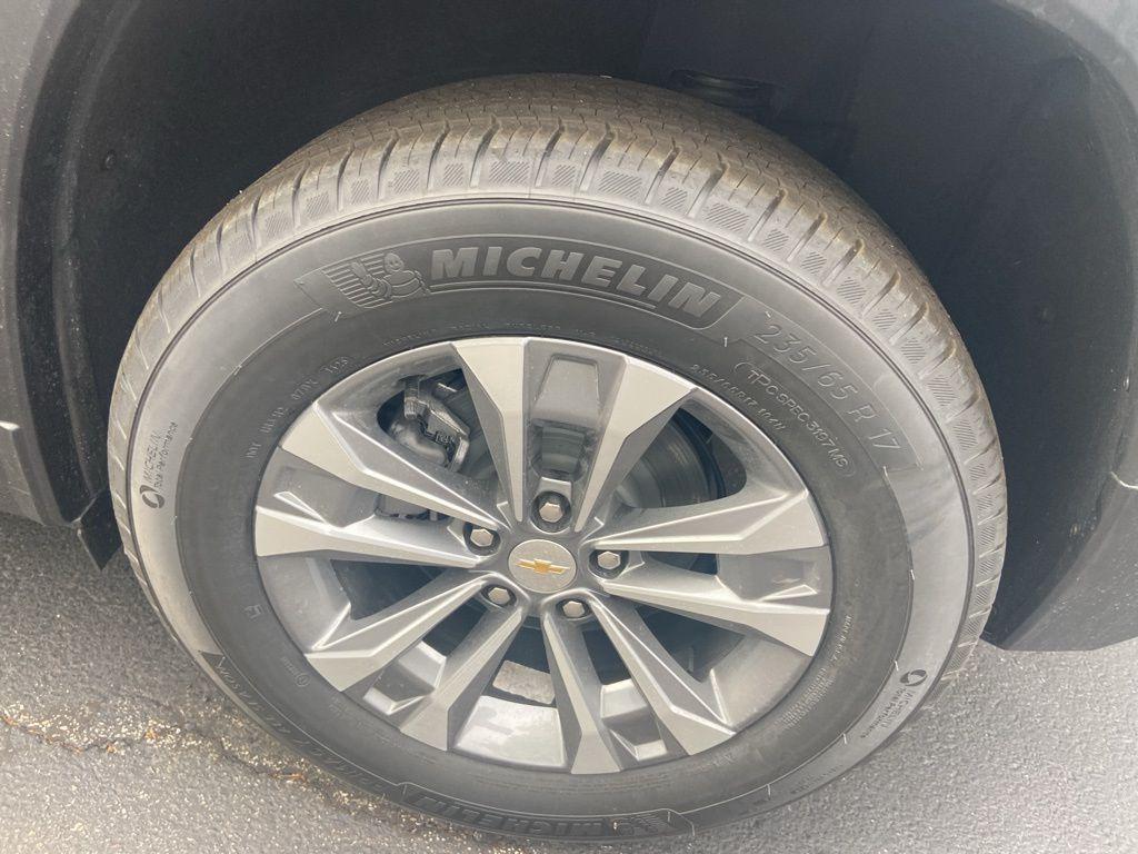 new 2026 Chevrolet Equinox car, priced at $33,590