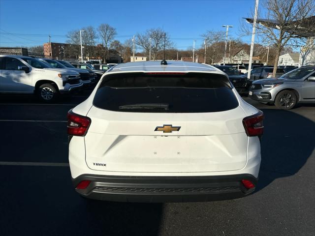 new 2025 Chevrolet Trax car, priced at $22,490