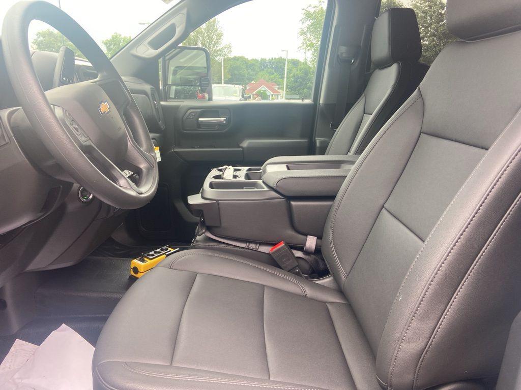 new 2025 Chevrolet Silverado 3500 car, priced at $52,303