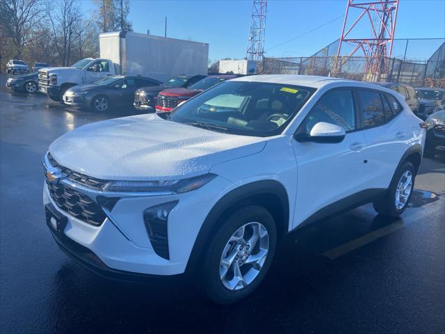 new 2025 Chevrolet Trax car, priced at $22,490