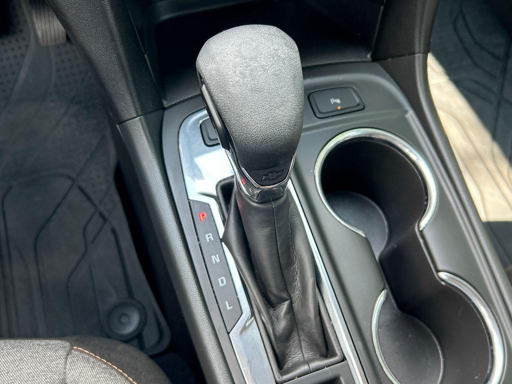 used 2024 Chevrolet Equinox car, priced at $22,795