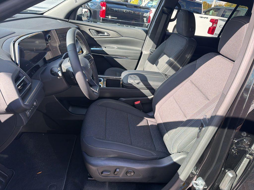 new 2026 Chevrolet Traverse car, priced at $45,850