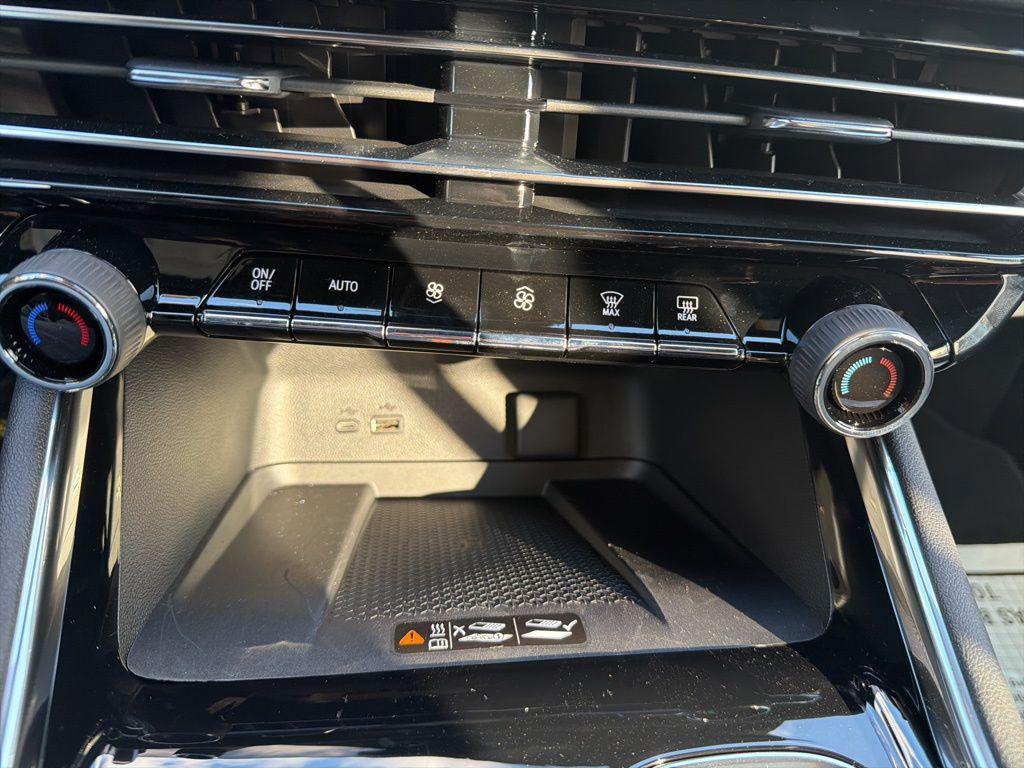 new 2026 Chevrolet Traverse car, priced at $45,850