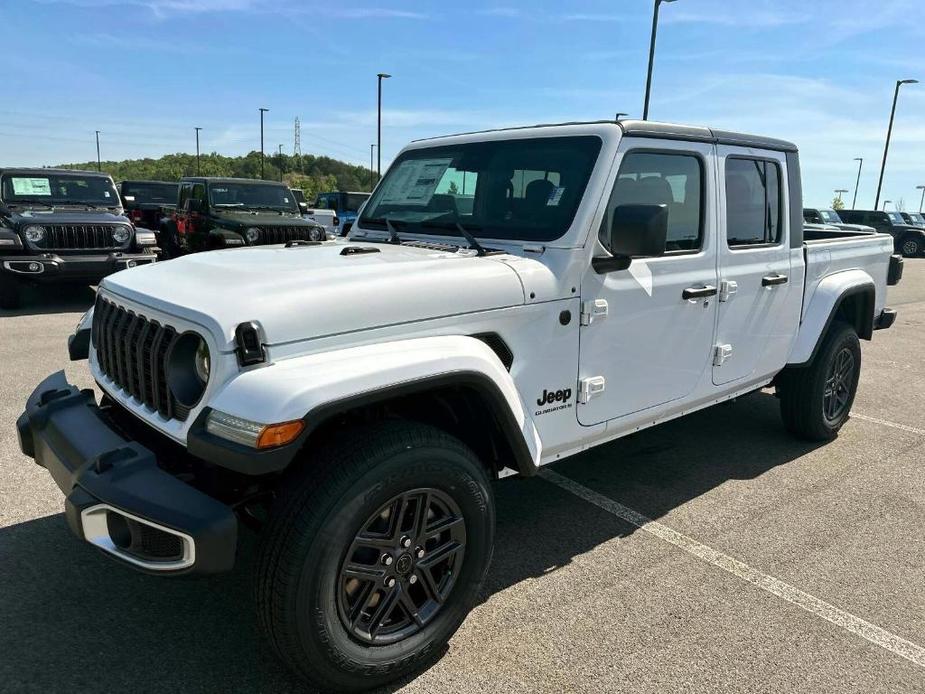 new 2024 Jeep Gladiator car, priced at $43,673