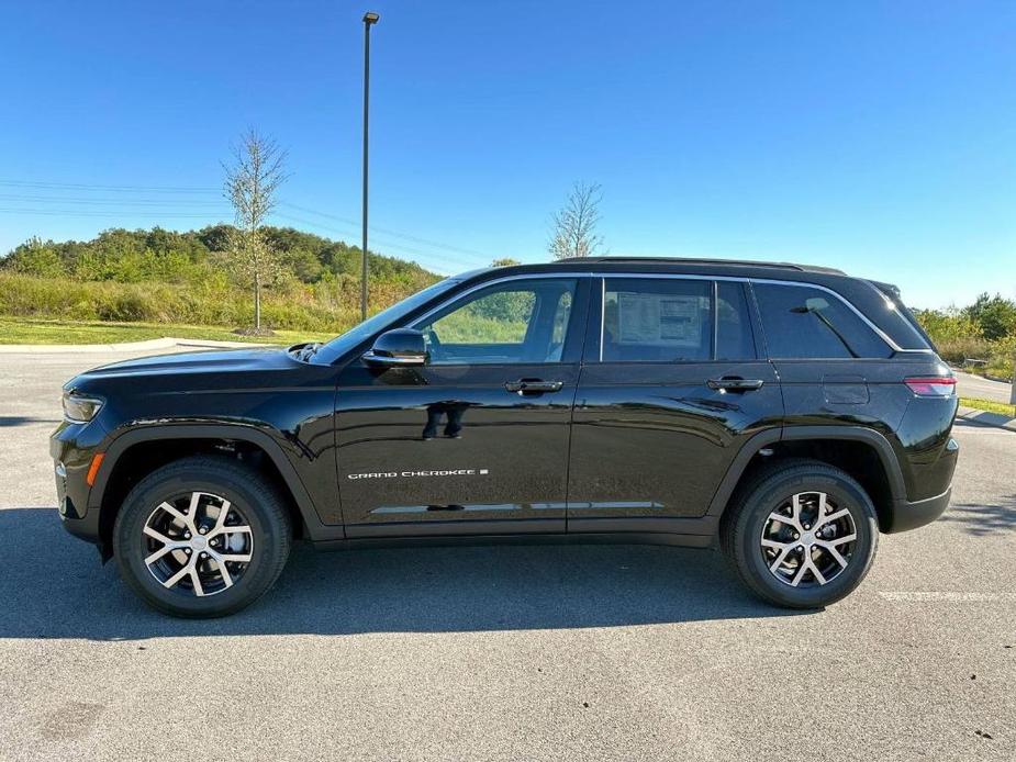 new 2025 Jeep Grand Cherokee car, priced at $50,004