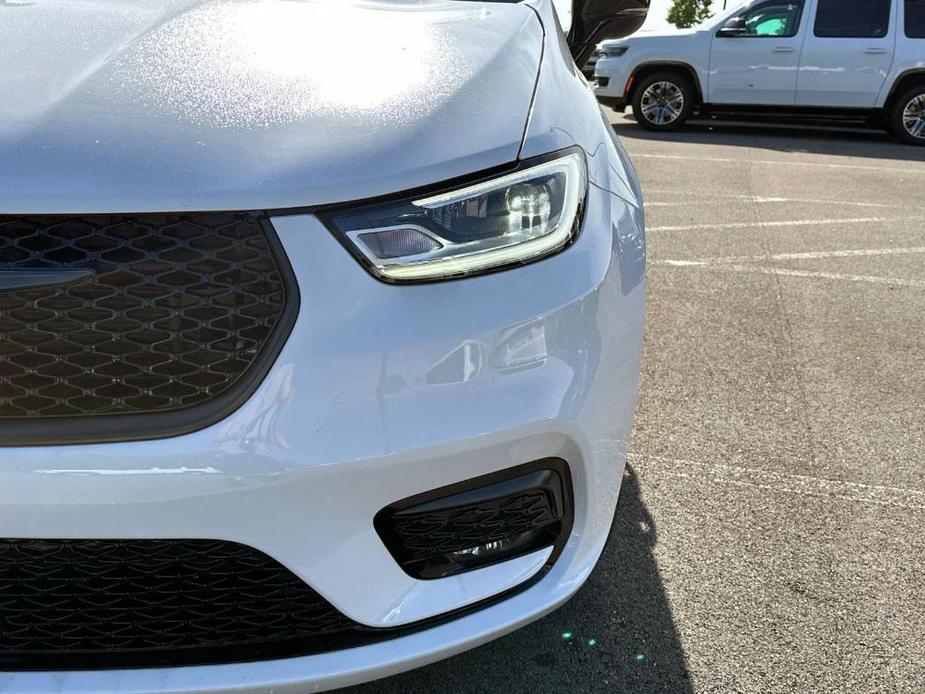 new 2024 Chrysler Pacifica car, priced at $41,728