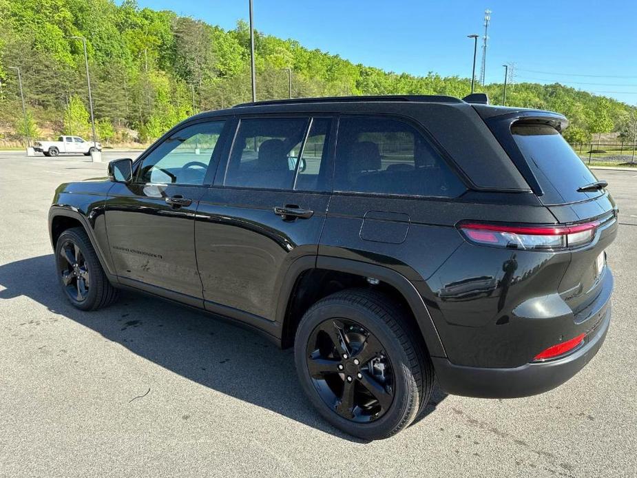 new 2024 Jeep Grand Cherokee car, priced at $49,386