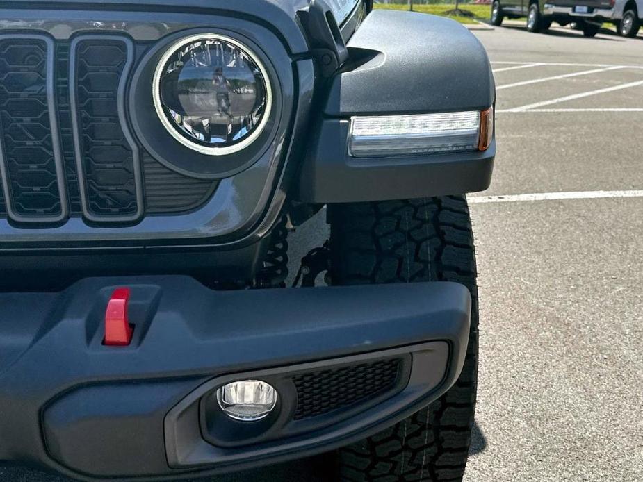 new 2024 Jeep Gladiator car, priced at $55,112