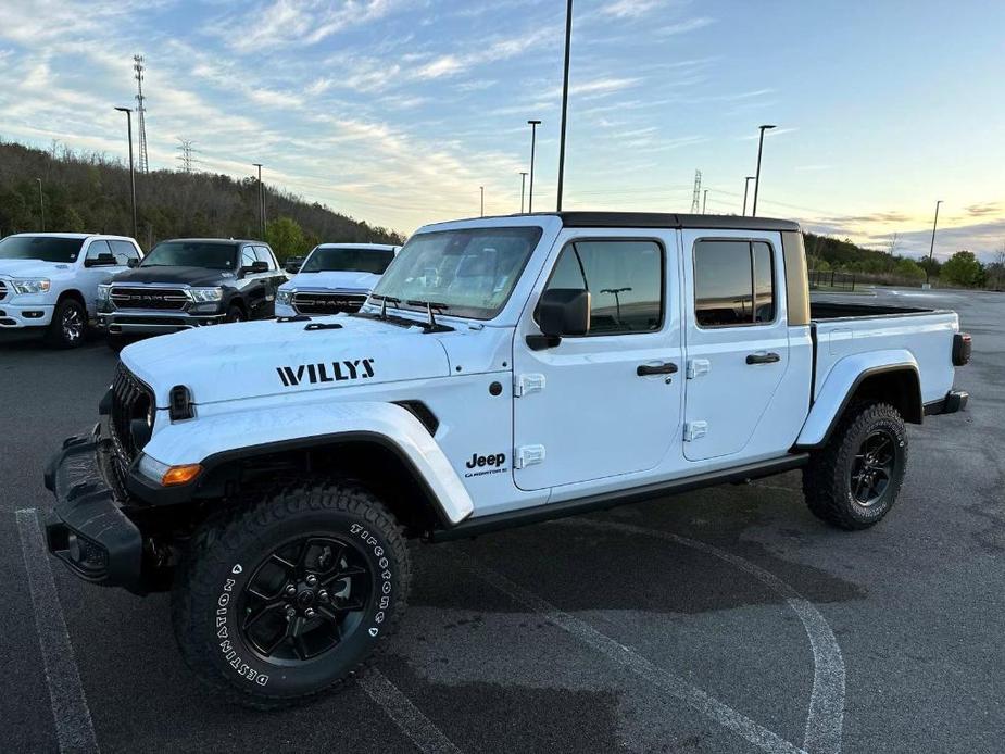 new 2024 Jeep Gladiator car, priced at $44,104