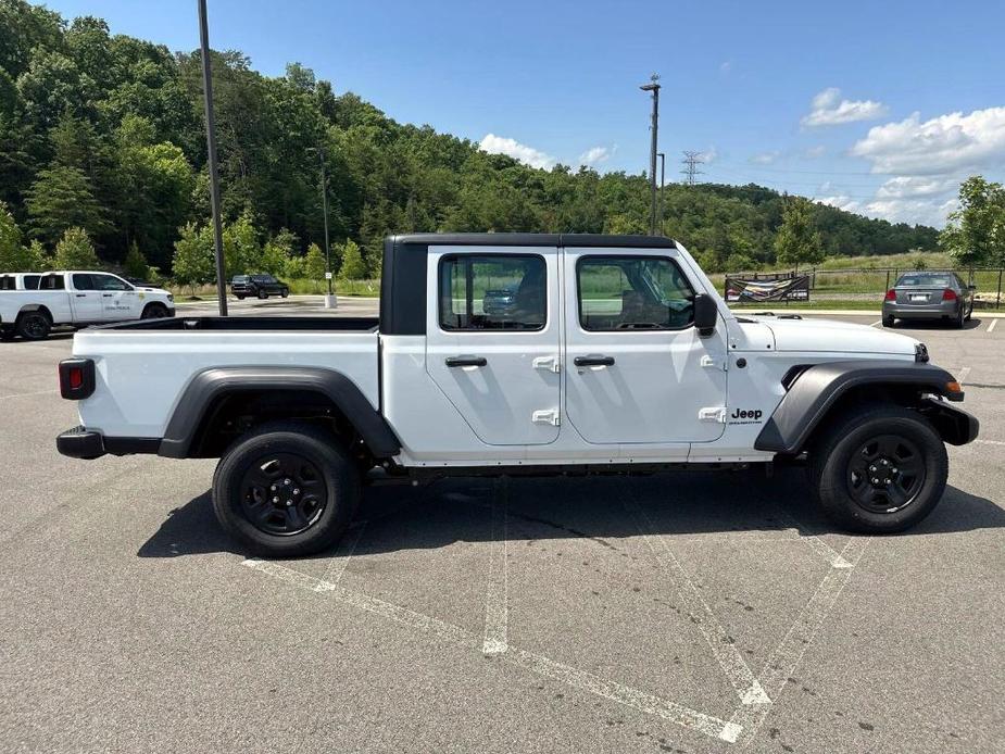 new 2024 Jeep Gladiator car, priced at $39,304