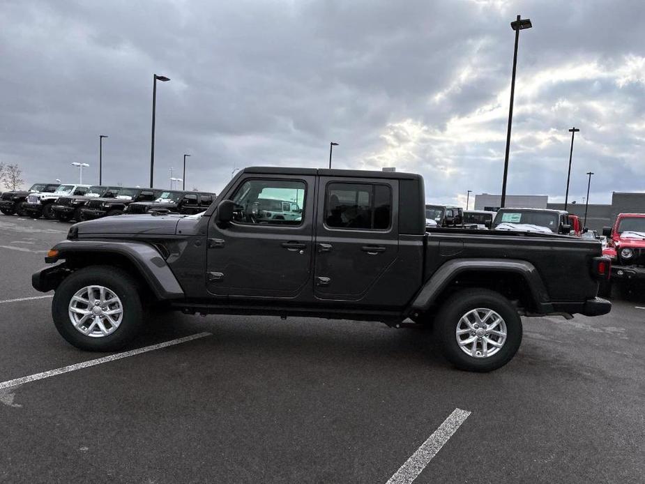 new 2023 Jeep Gladiator car, priced at $55,046