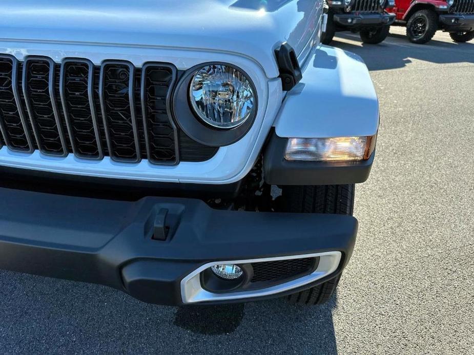 new 2024 Jeep Gladiator car, priced at $41,360