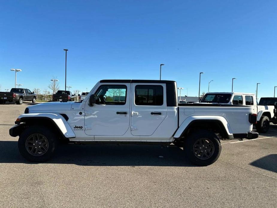 new 2024 Jeep Gladiator car, priced at $41,360