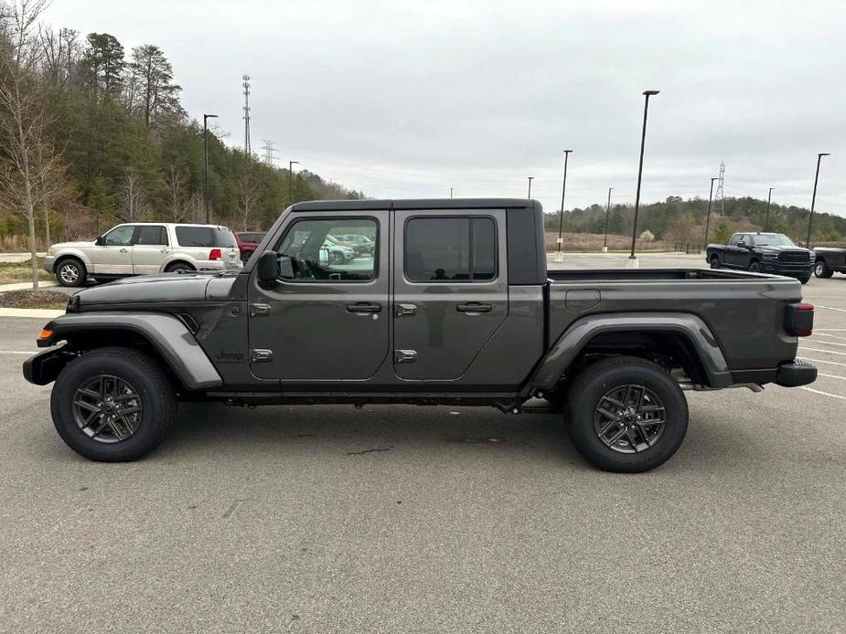 new 2024 Jeep Gladiator car, priced at $45,556