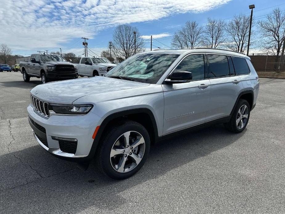 new 2024 Jeep Grand Cherokee L car, priced at $47,528