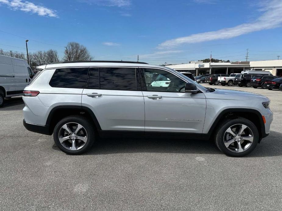 new 2024 Jeep Grand Cherokee L car, priced at $47,528