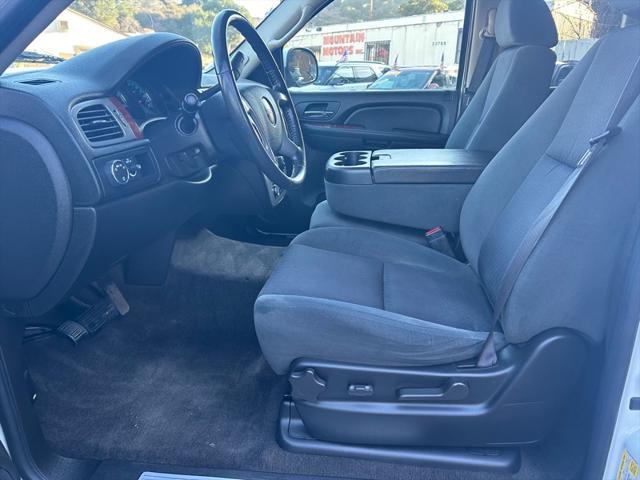 used 2009 GMC Yukon XL car, priced at $11,995