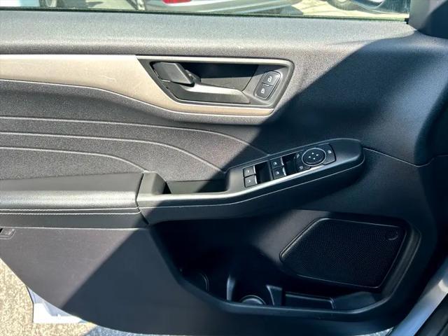 used 2022 Ford Escape car, priced at $19,995