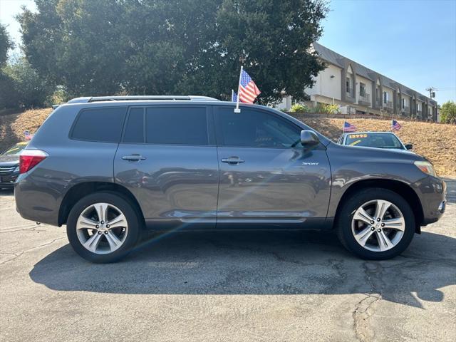 used 2009 Toyota Highlander car, priced at $8,995