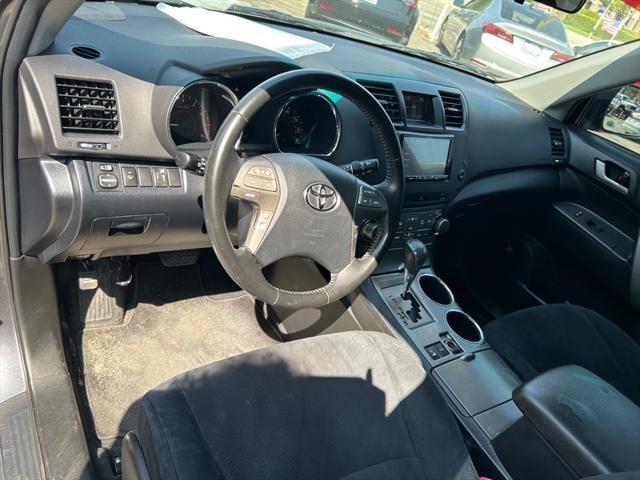 used 2009 Toyota Highlander car, priced at $8,995