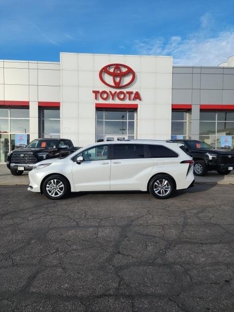 used 2022 Toyota Sienna car, priced at $45,290