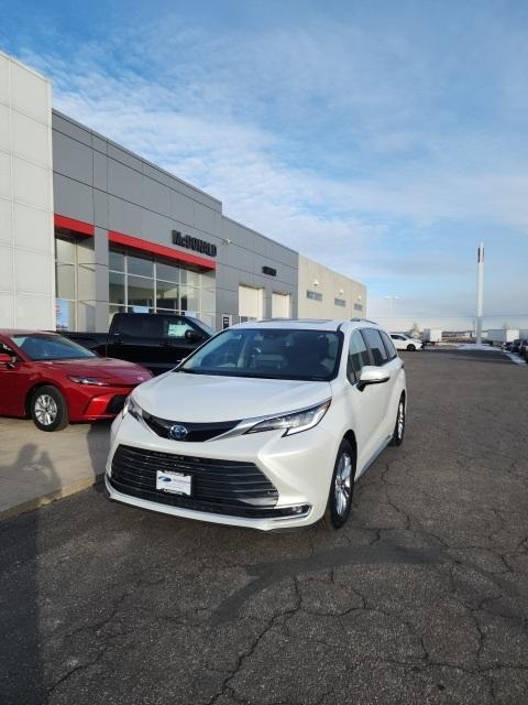 used 2022 Toyota Sienna car, priced at $45,290