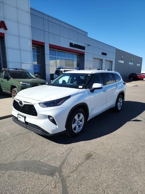 used 2023 Toyota Highlander car, priced at $33,490