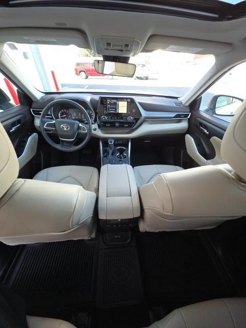 used 2022 Toyota Highlander car, priced at $32,201
