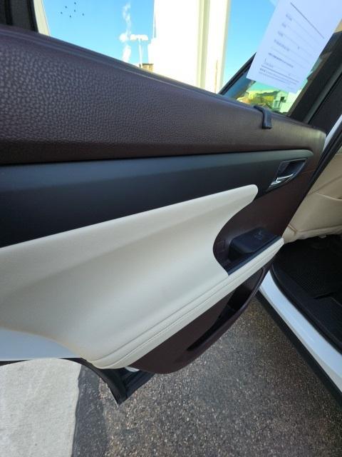 used 2022 Toyota Highlander car, priced at $32,201