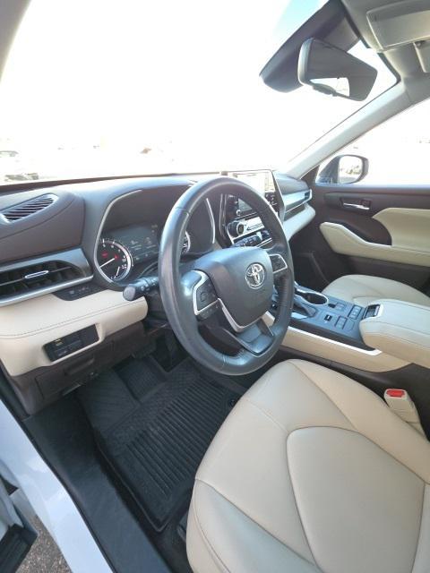 used 2022 Toyota Highlander car, priced at $32,201