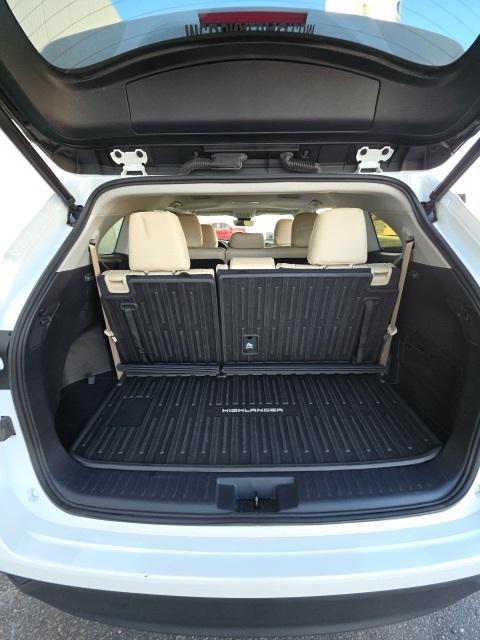 used 2022 Toyota Highlander car, priced at $32,201