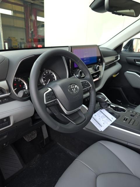 new 2026 Toyota Highlander car, priced at $49,622