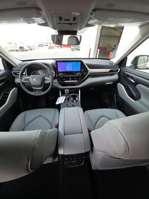 new 2026 Toyota Highlander car, priced at $49,622