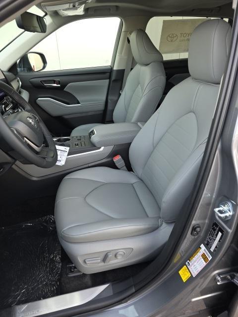 new 2026 Toyota Highlander car, priced at $49,622