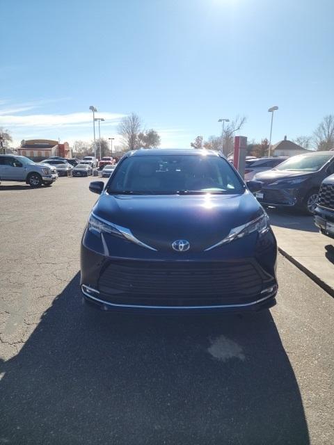 used 2021 Toyota Sienna car, priced at $40,090