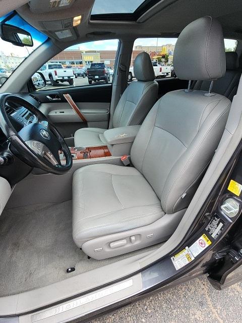 used 2010 Toyota Highlander car, priced at $10,266