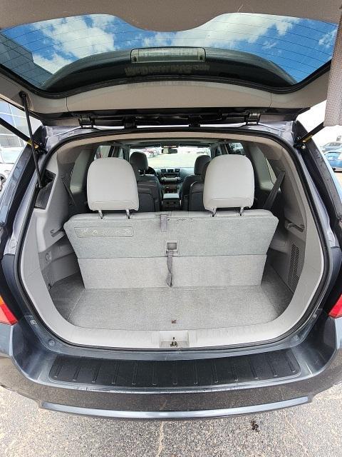 used 2010 Toyota Highlander car, priced at $10,266