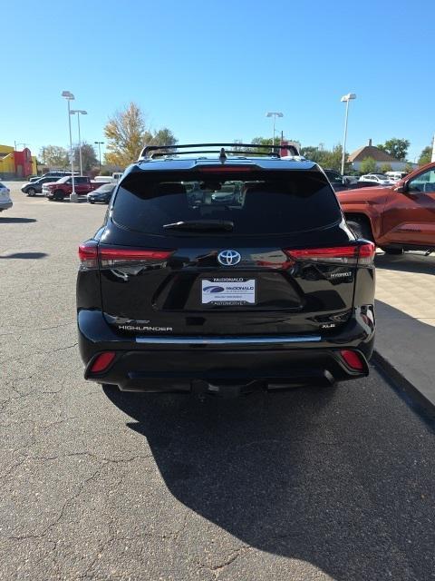 used 2023 Toyota Highlander Hybrid car, priced at $41,201