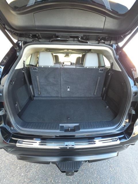 used 2023 Toyota Highlander Hybrid car, priced at $41,201