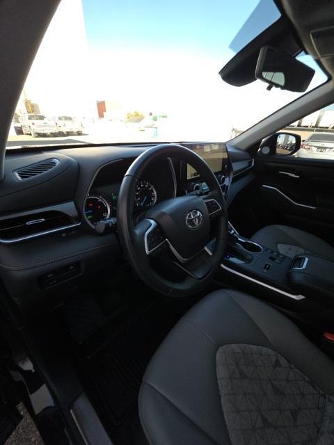 used 2023 Toyota Highlander Hybrid car, priced at $41,201