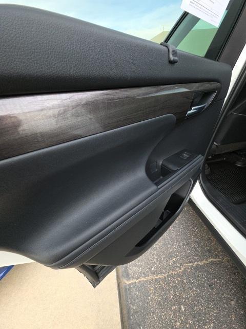 used 2023 Toyota Highlander car, priced at $40,990