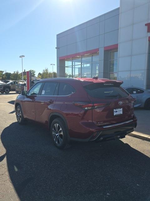 new 2026 Toyota Highlander car, priced at $50,367