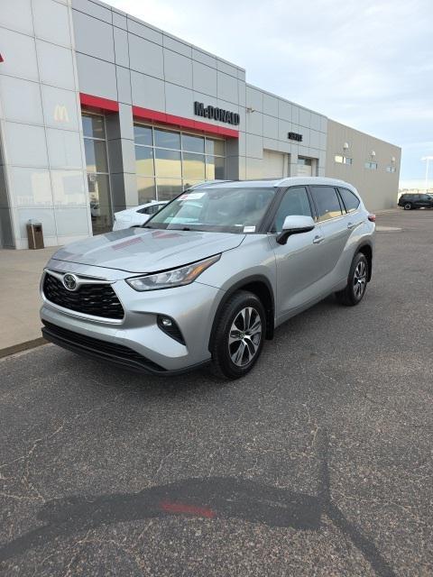 used 2020 Toyota Highlander car, priced at $31,701