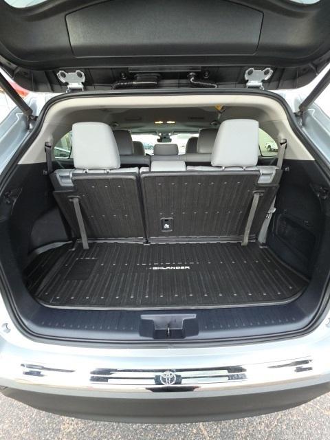 used 2020 Toyota Highlander car, priced at $31,701