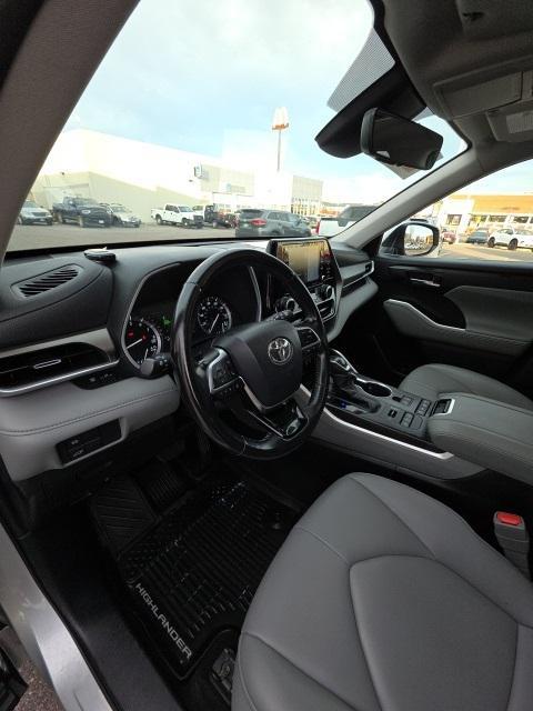 used 2020 Toyota Highlander car, priced at $31,701