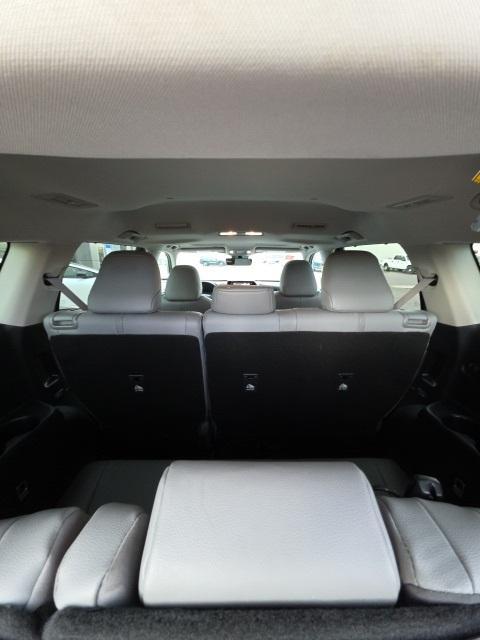 used 2020 Toyota Highlander car, priced at $31,701